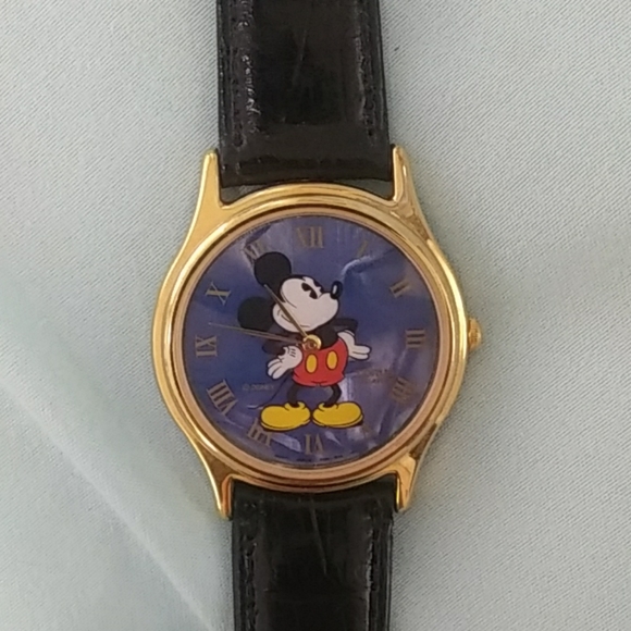 Authentic mickey mouse watch - Picture 2 of 5